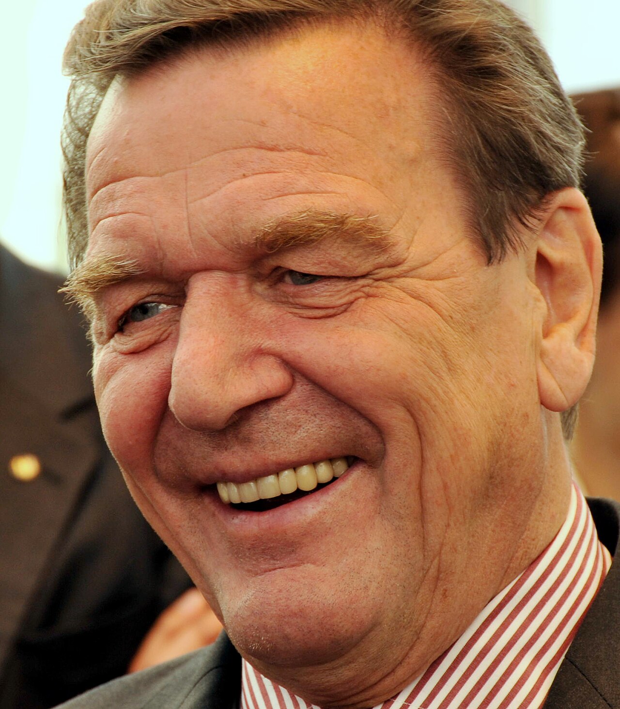 Gerhard Schröder Era: From Red-Green Alliance to 2005 Election Shift
